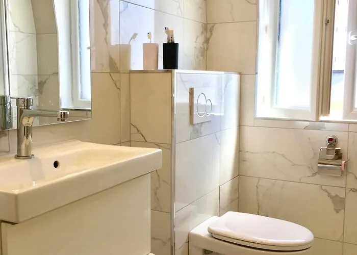 Tatil Evi Laboucherietrouville Maison 200m2 5 Hypercentre 13 Personnes Avec Bebes *